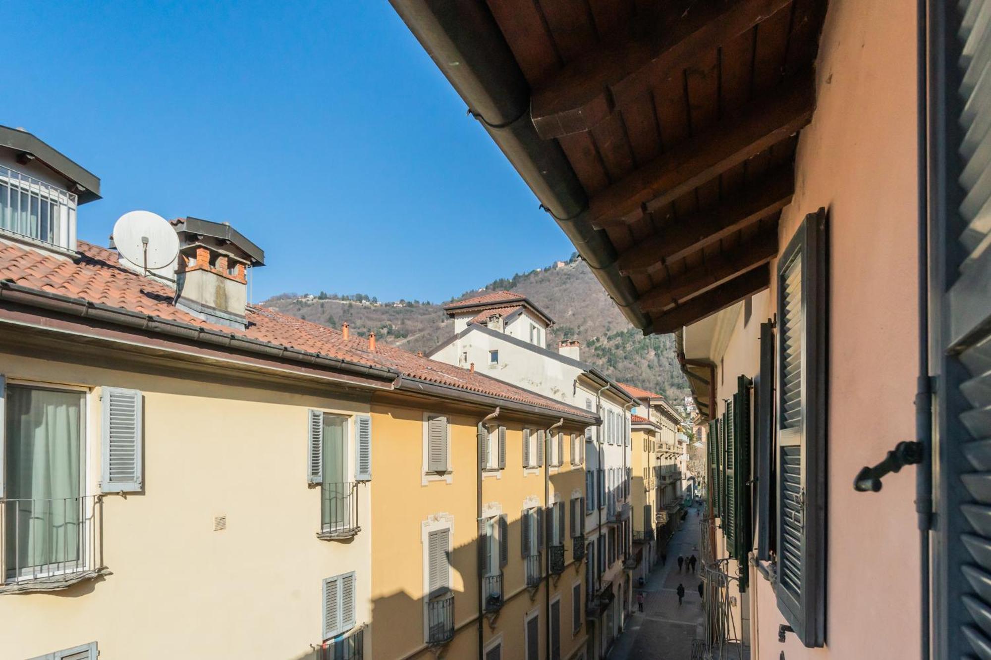 Domus In By Rent Como